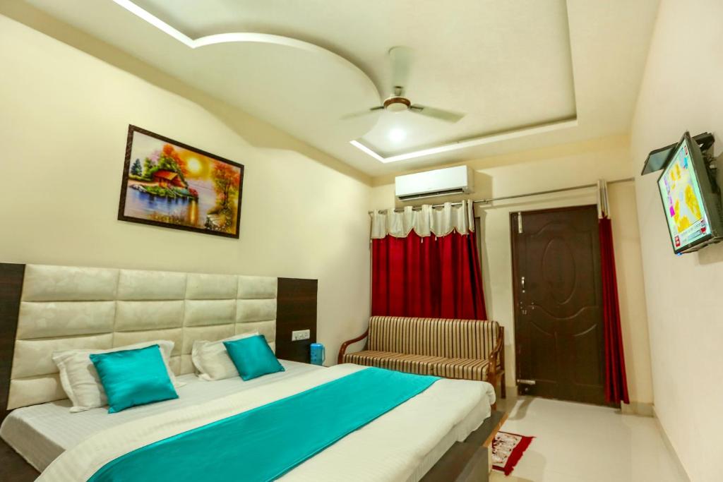 Двухместный (Улучшенный двухместный номер с 1 кроватью), Raj Resort Rishikesh