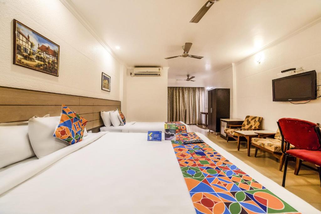 Трехместный ((Sanitised) Executive Triple Room), FabHotel Flamingo Anna Nagar