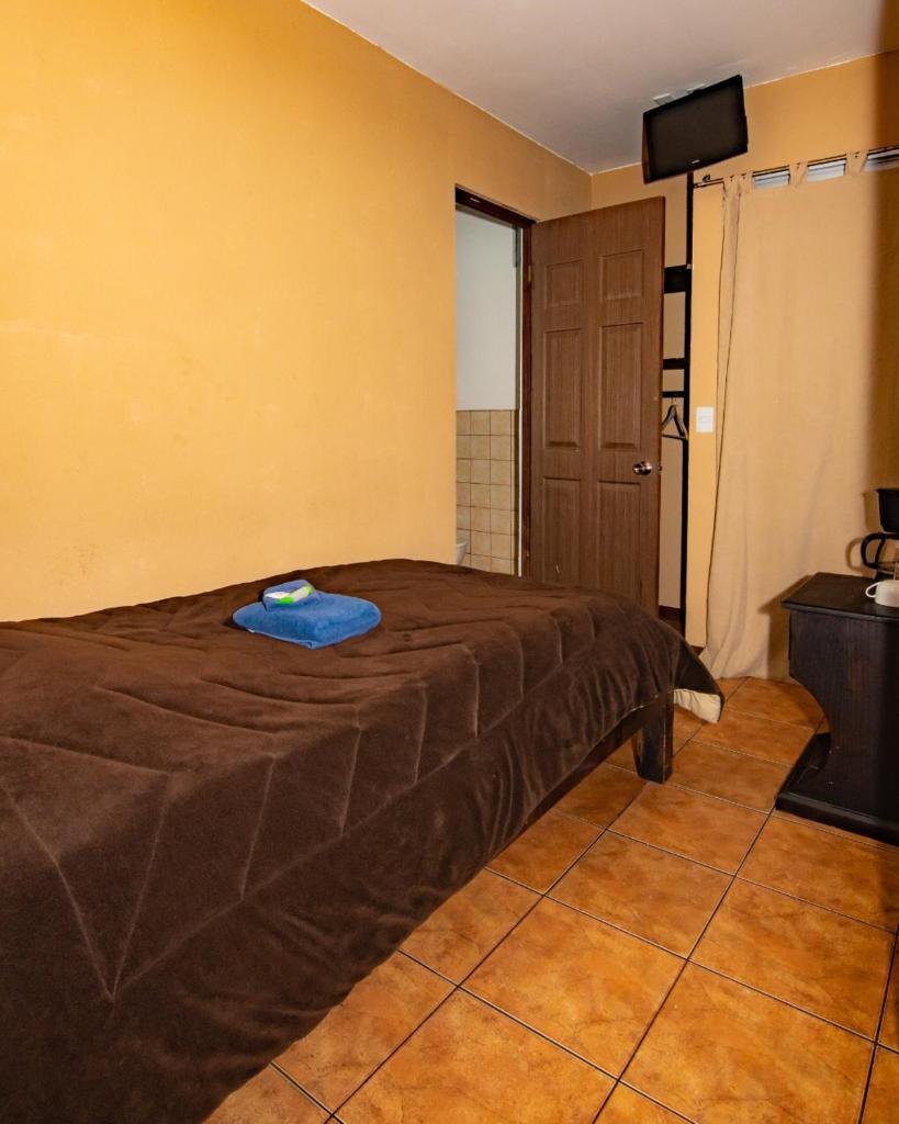 Melrost Airport Bed & Breakfast photo 1