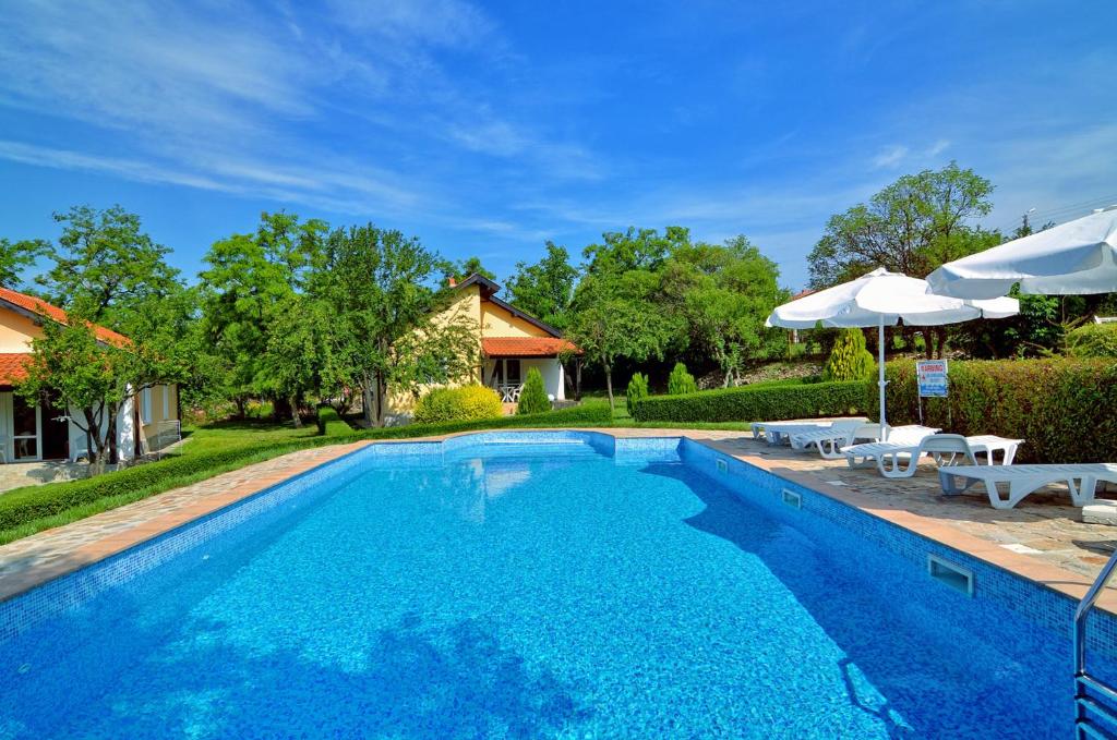 Green Life - 3 Villas with private Pool photo 1
