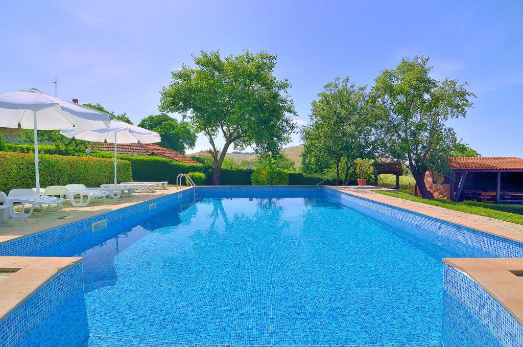 Green Life - 3 Villas with private Pool photo 2