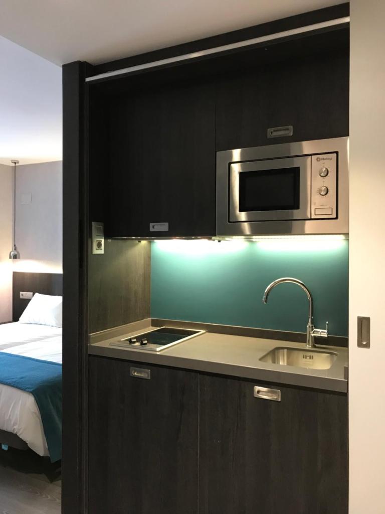 Трехместный (Улучшенный трехместный номер), HG City Suites Barcelona