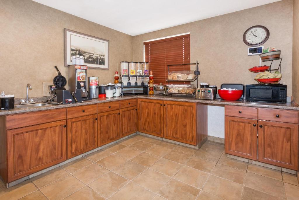 Ramada by Wyndham Frisco photo 1