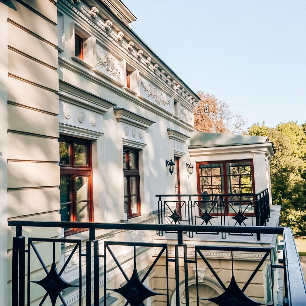 Pałac Wierzbiczany photo 2