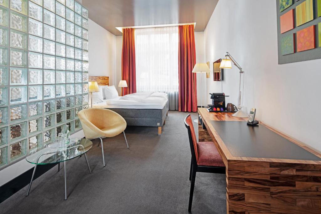 Двухместный (Улучшенный номер с кроватью размера «king-size»), Mövenpick Hotel Berlin Am Potsdamer Platz