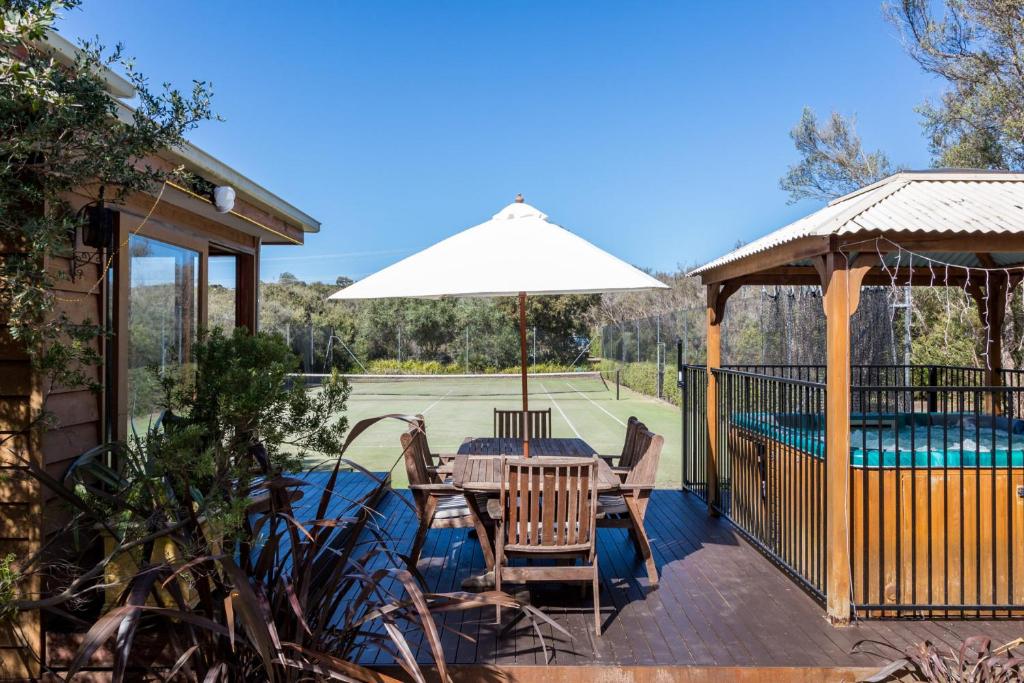 The Heyfield Hideaway: Tennis & Spa photo 3