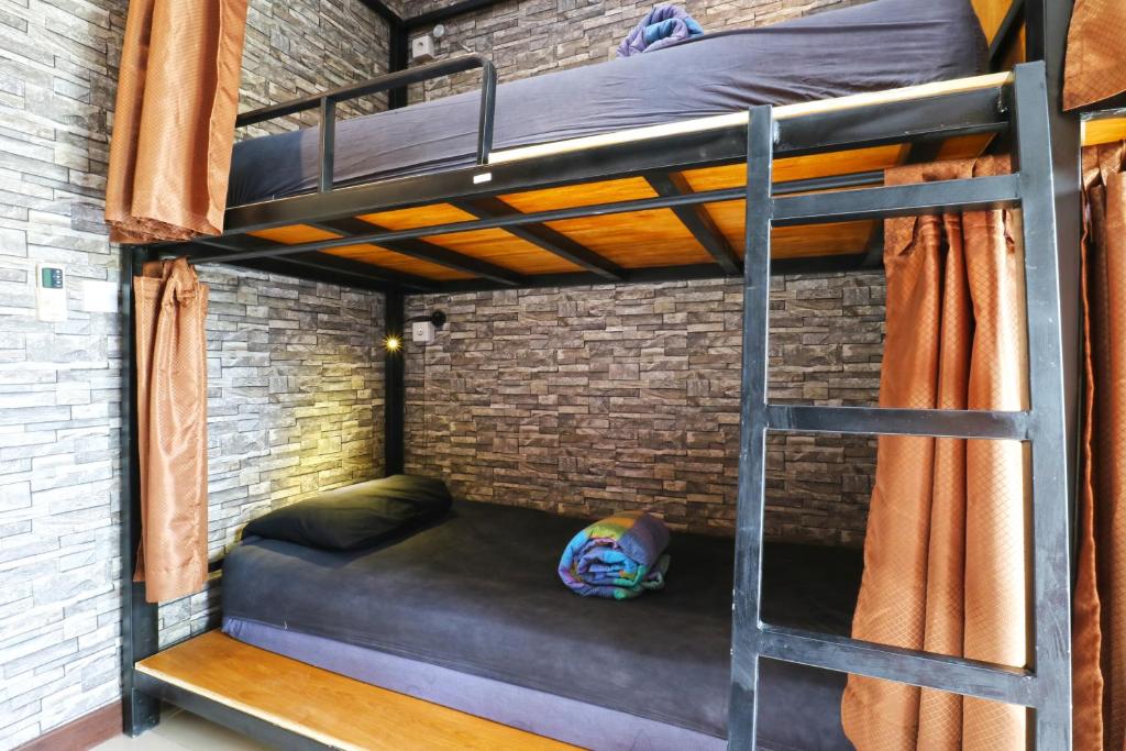 Номер (Кровать в общем 6-местном номере для мужчин и женщин), Puji Hostel and Bungalow Ubud