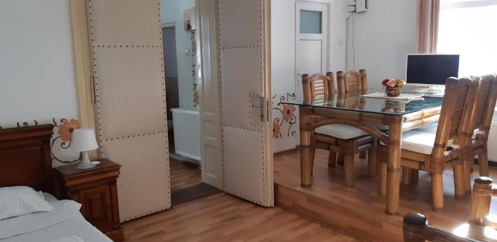 Casa Piata Sfatului photo 3