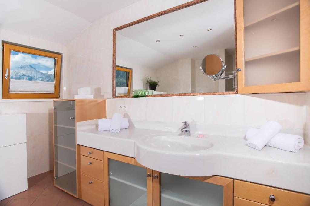 Апартаменты (Апартаменты с видом на озеро), Hotel Christina - Achensees kleinstes 4 Stern Hotel