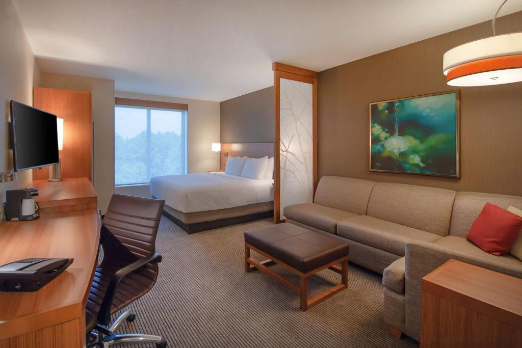 Hyatt Place Durham Southpoint Room Type - King Room with Sofa Bed - High Floor
