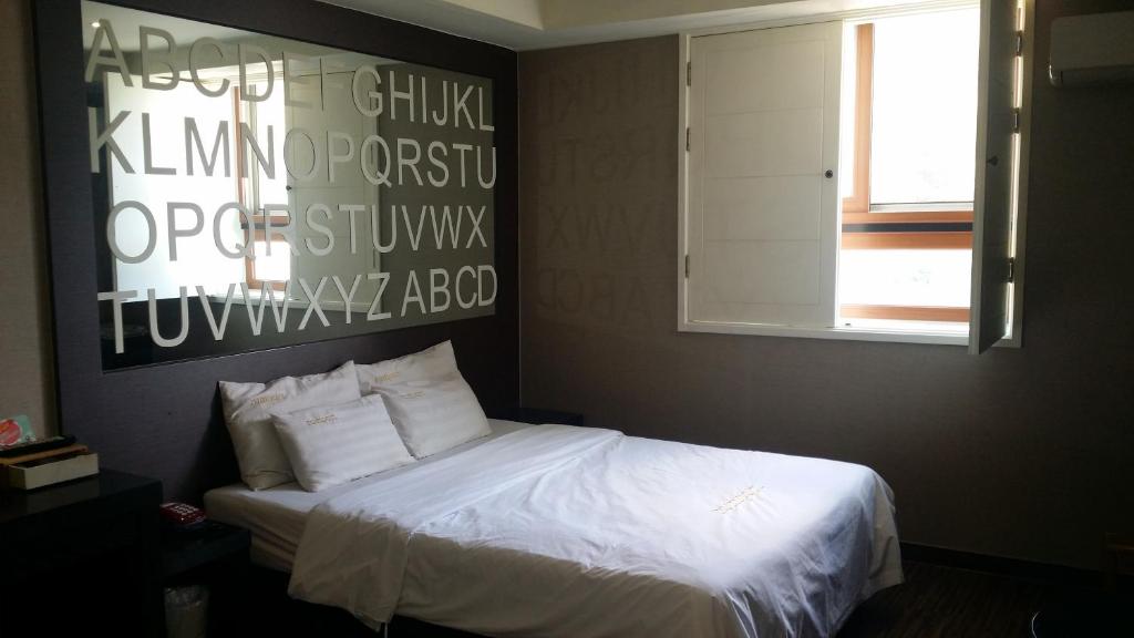 Rampart Hotel photo 2