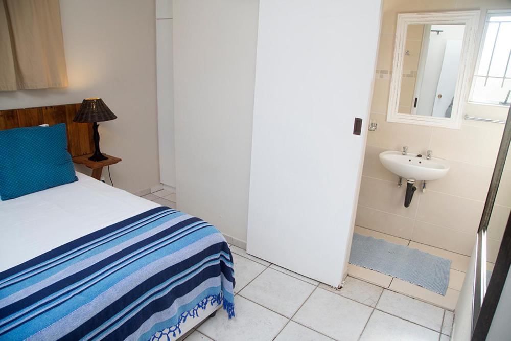 Ansteys Beach Self Catering Apartments Room Type - Family Apartment with Sea View