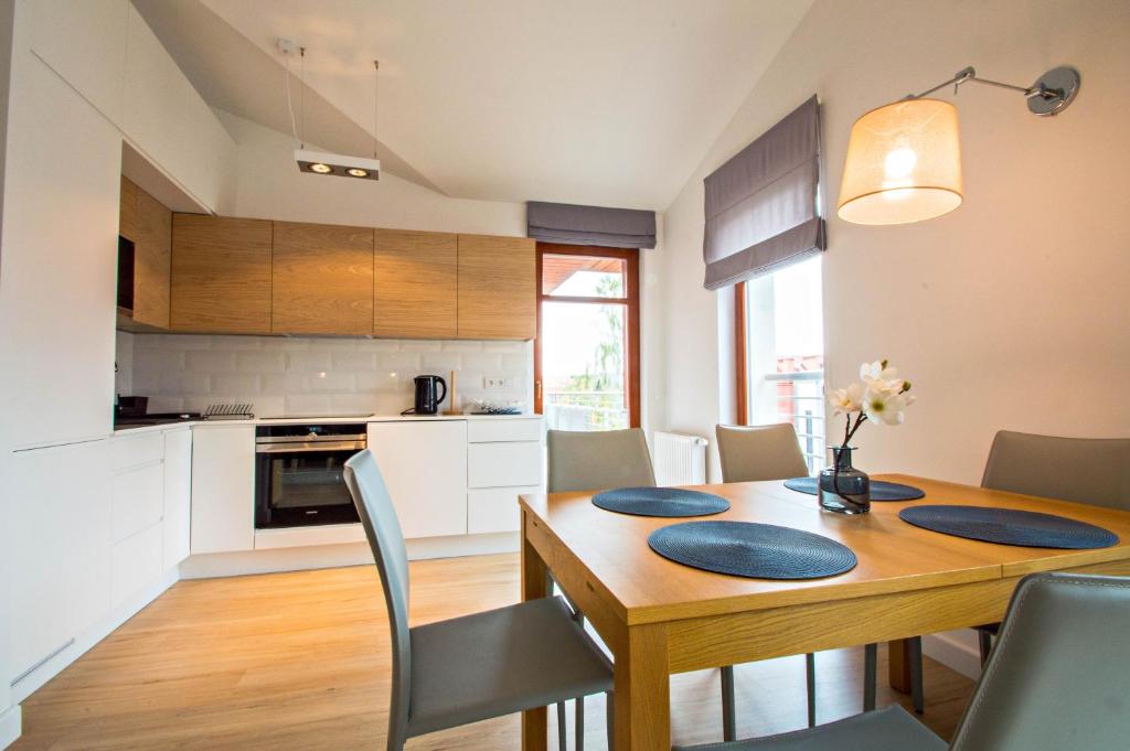 Апартаменты (Апартаменты с 3 спальнями - Wypoczynkowa 34A), Grand Apartments - Neptun Park.