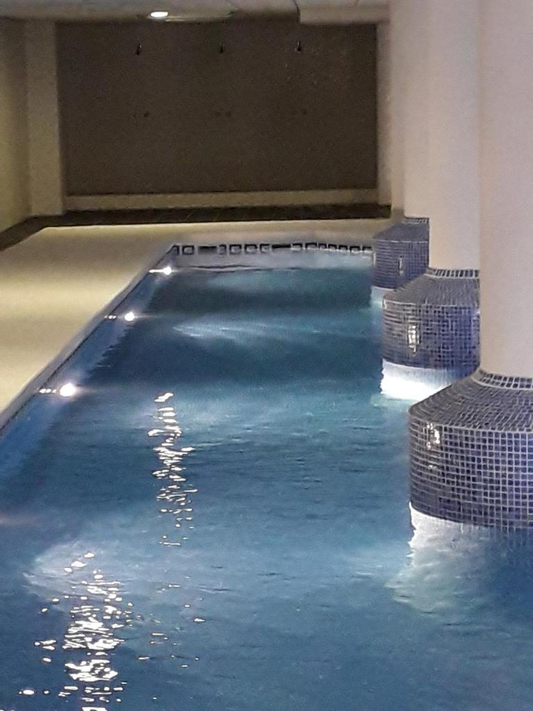 Casas Nuestras I Vicar piscinas de verano y climatizada en invierno, fitness center wifi y parking disponible con reserva Abierto Se puede reservar photo 1