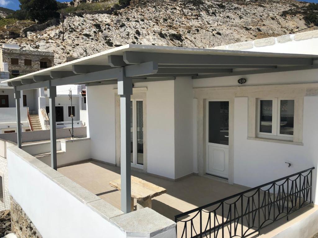 Traditional house - Apeiranthos Naxos photo 1