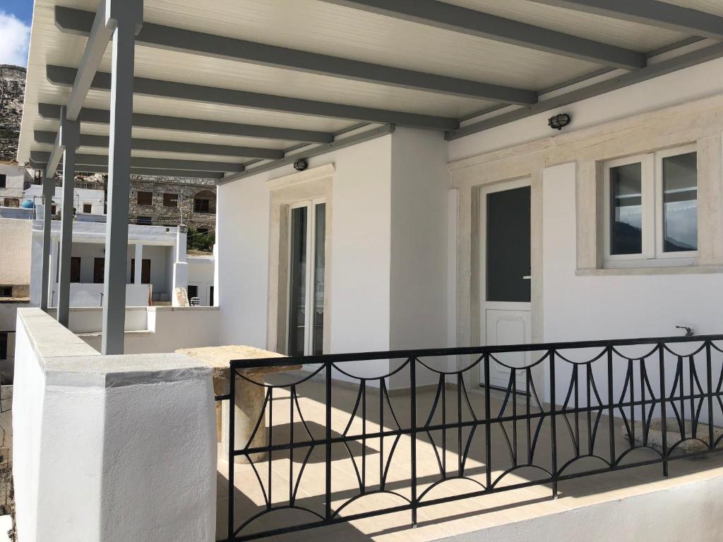 Traditional house - Apeiranthos Naxos photo 2