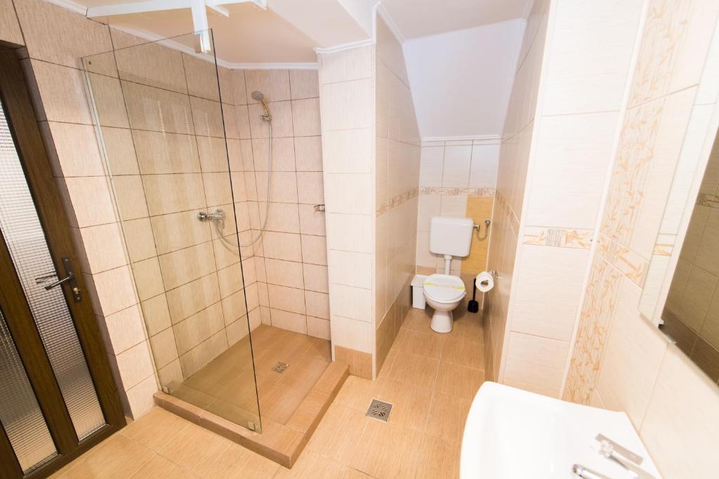 Семейный (Семейный номер), Pensiunea 