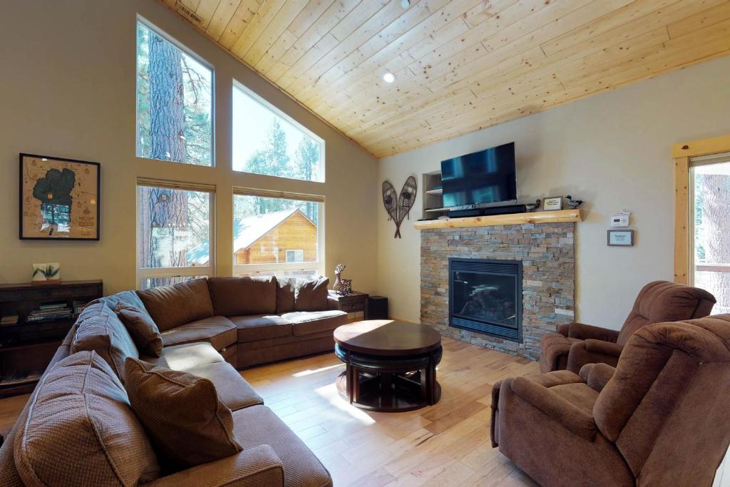 Pine Luxury photo 2