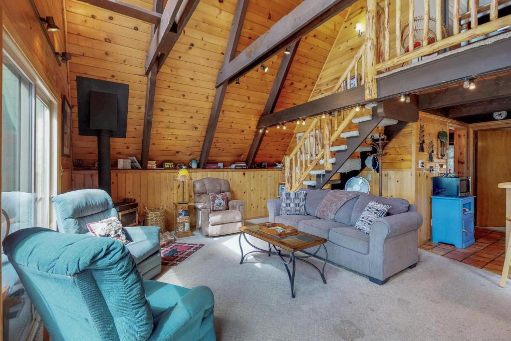 Stiles Mountain Hideaway photo 2