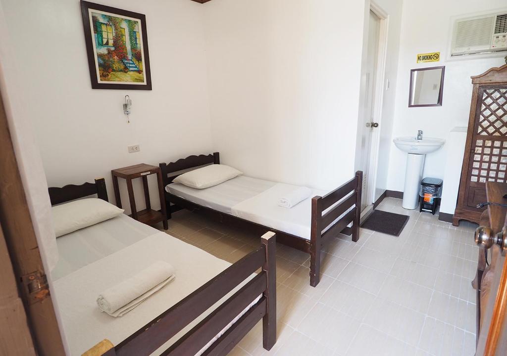 Balay Travel Lodge - Tap to explore photos