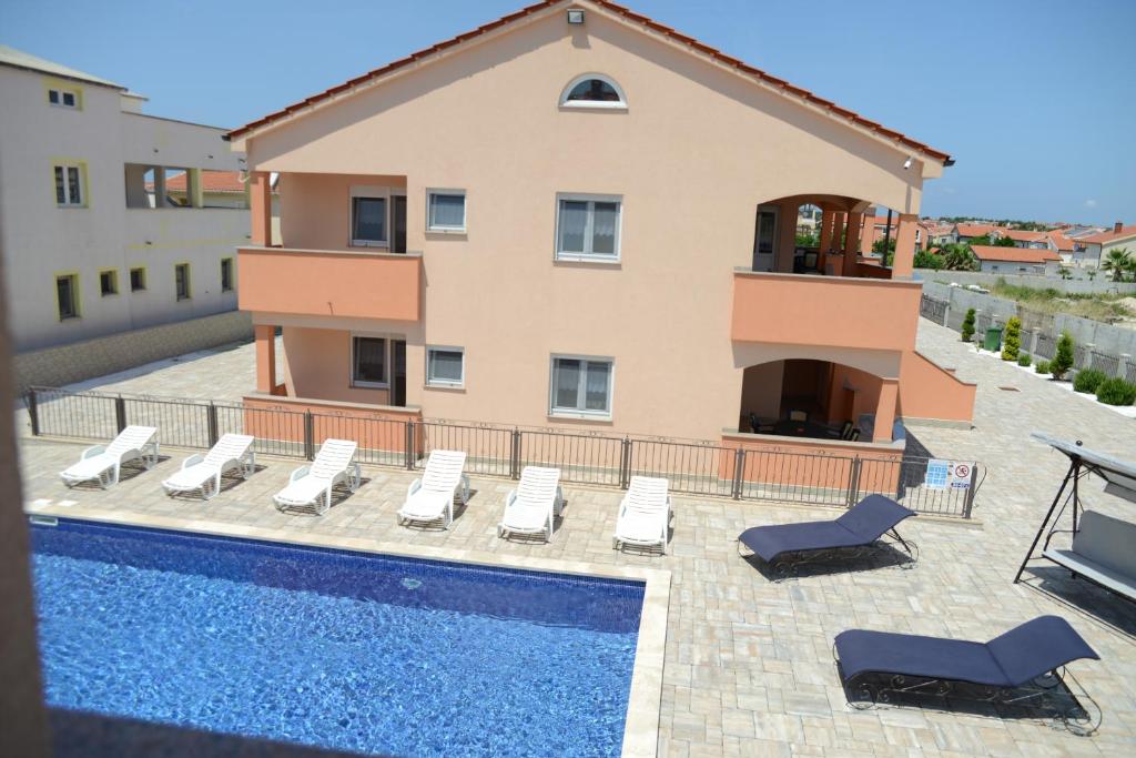 Apartments Villa Lucky photo 4