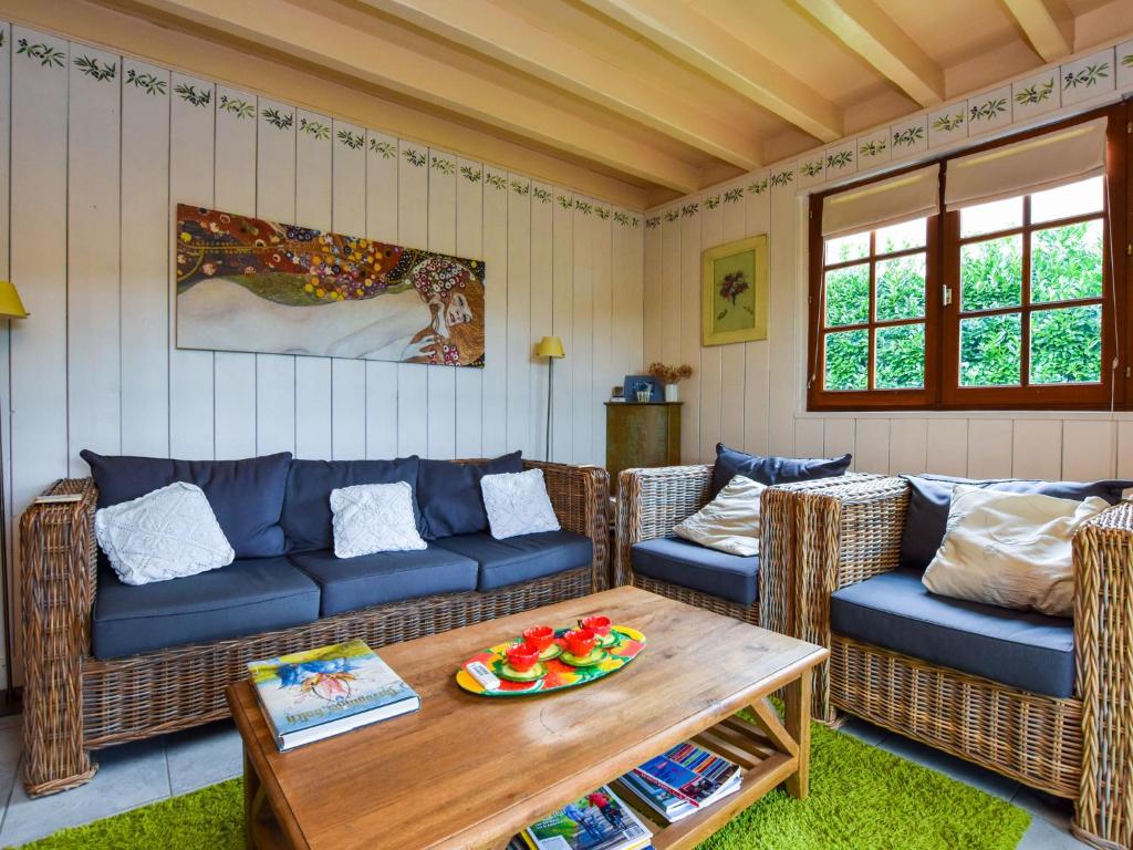 Holiday home in Miremont with garden photo 2