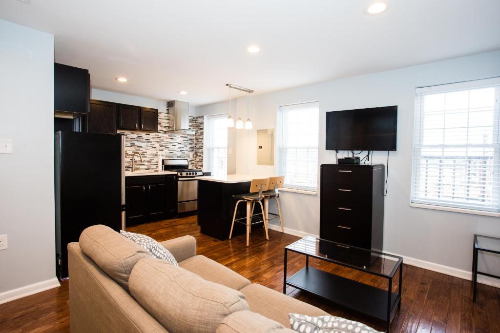 Lawrenceville Suites image