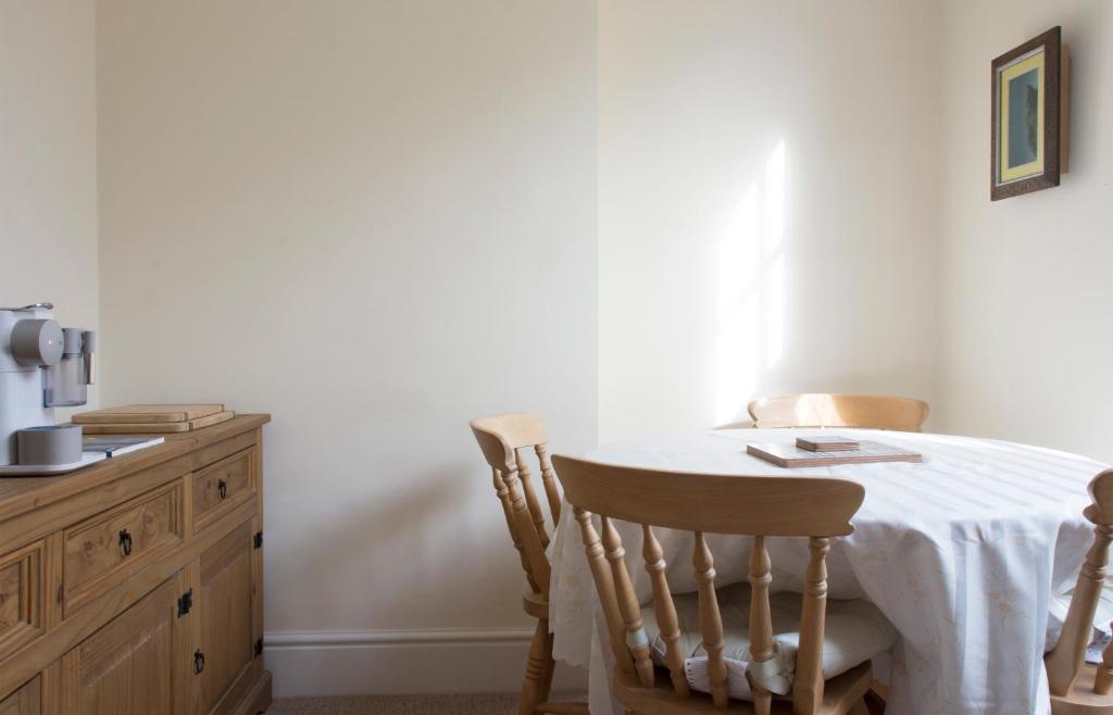 Dale Street Apartments Suite Room Type - Standard Apartment