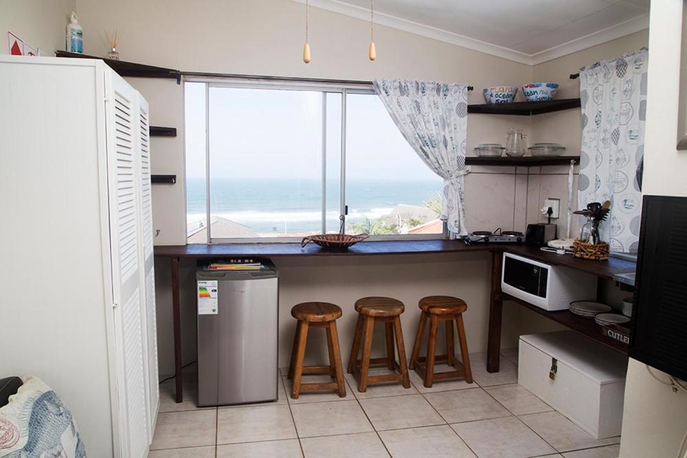 Ansteys Beach Self Catering Apartments Room Type - Studio Apartment with Sea View