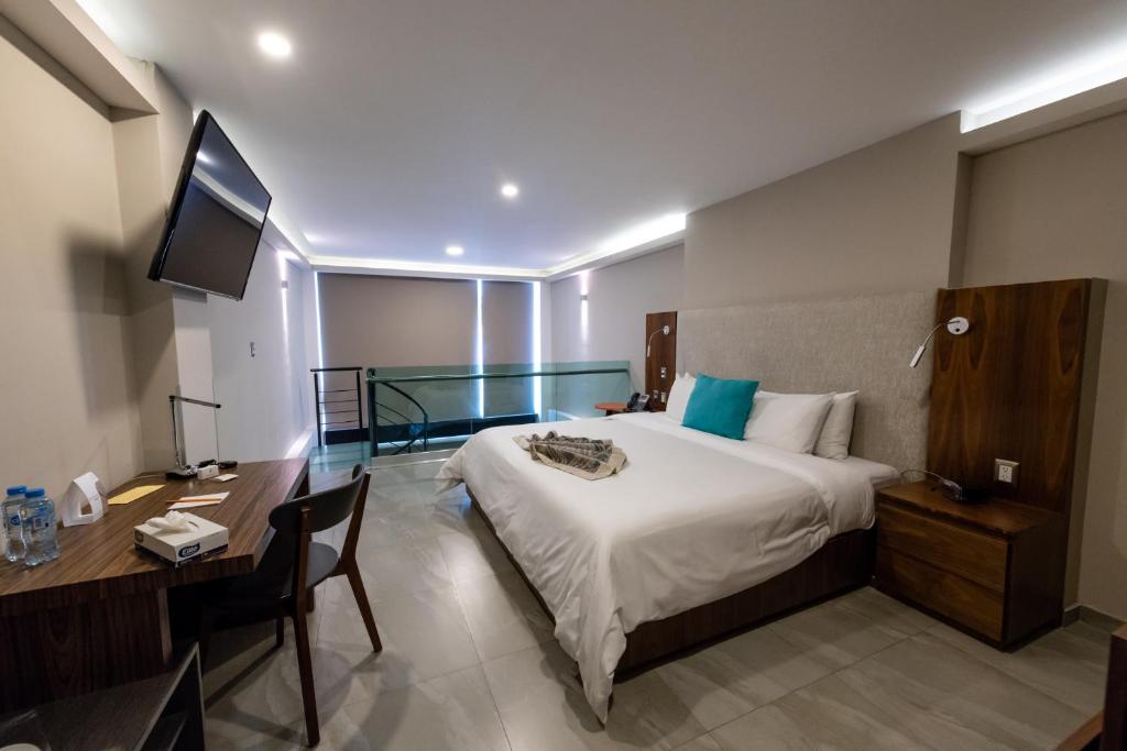Сьюит (Люкс с балконом), Hotel Boutique JTowers