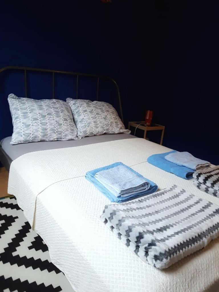 Blue Dreams Apartment - Tap to explore photos