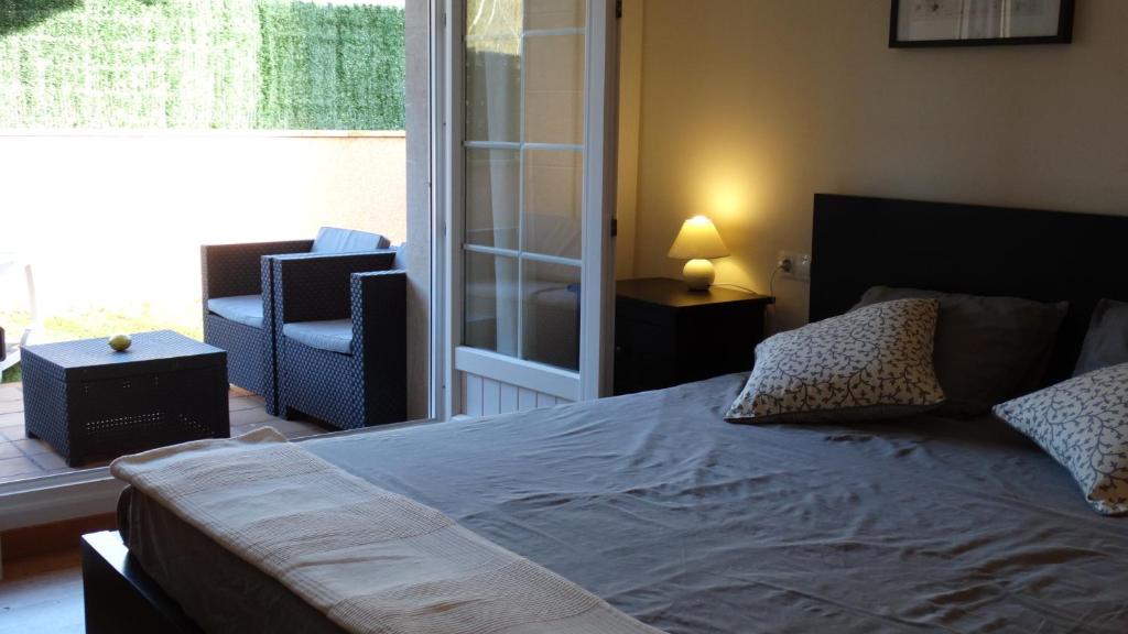 APARTAMENTO CON TERRAZA Y JARDÍN EN BAKIO photo 2
