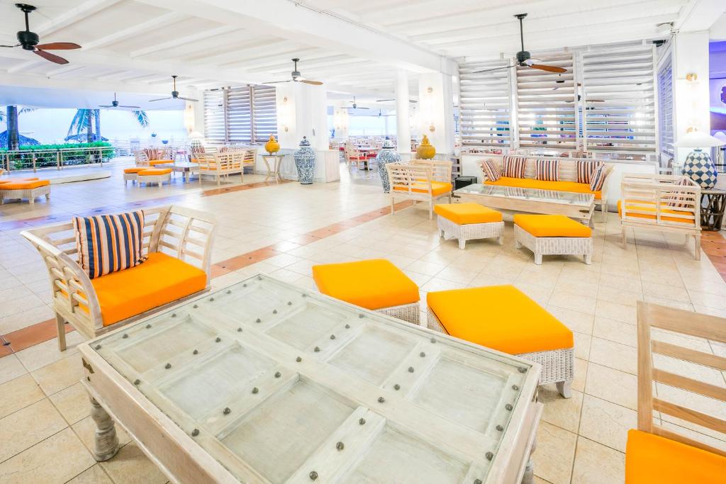 Royal Decameron Montego Beach Resort - All Inclusive photo 3