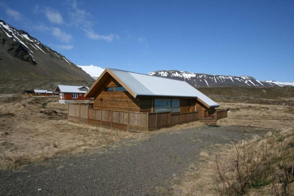 Glass House with Private River & 360° Views photo 3