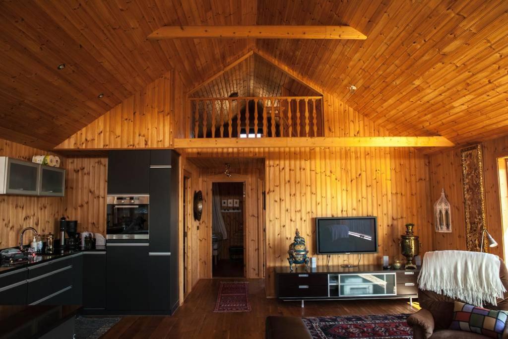 Glass House with Private River & 360° Views photo 4