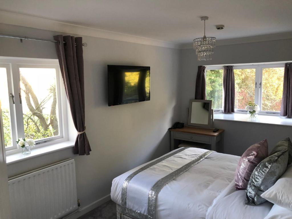 Old Hunters Lodge Whipsnade Limited