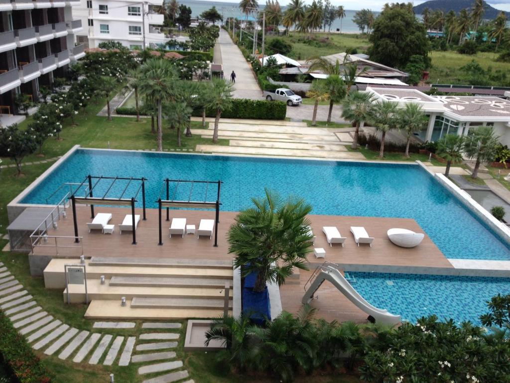 The Sea Condominium photo 4