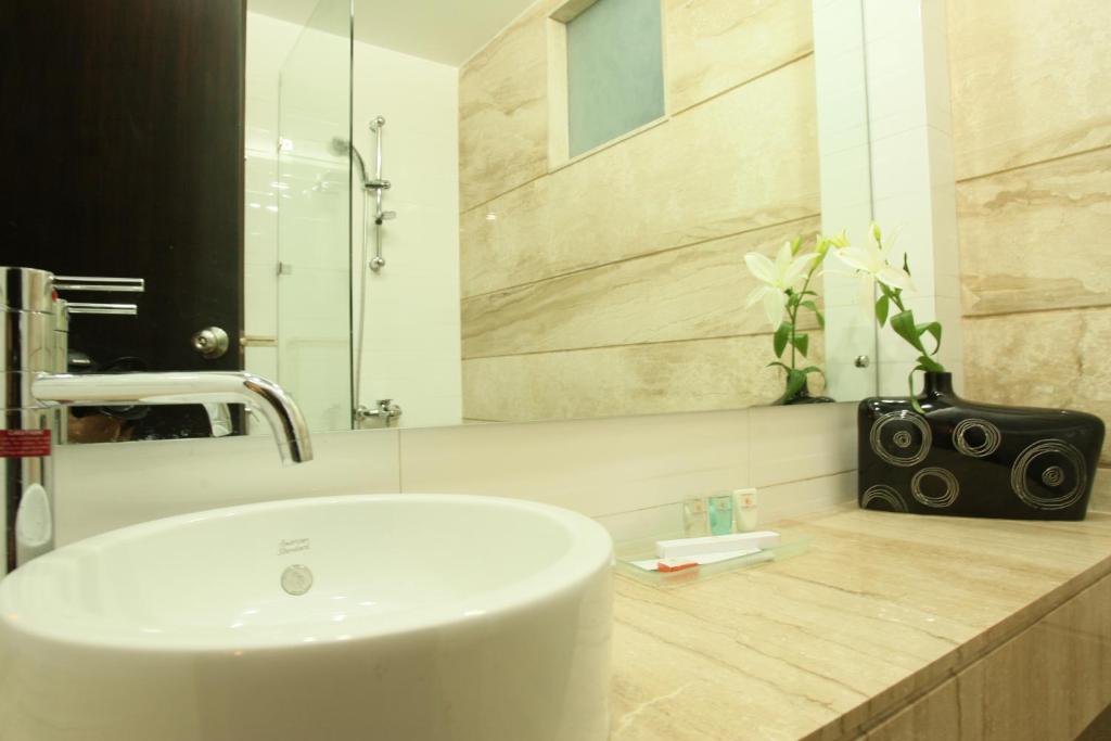 Двухместный (Представительский номер), FabHotel Emblem New Friends Colony