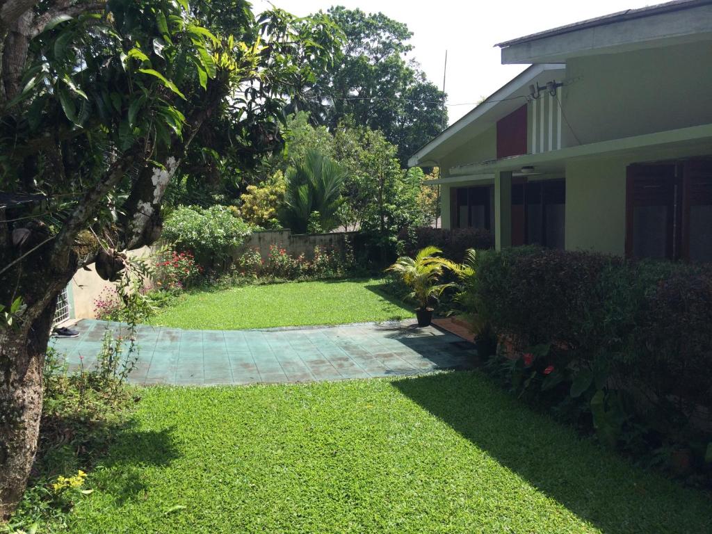Jayawimana photo 2