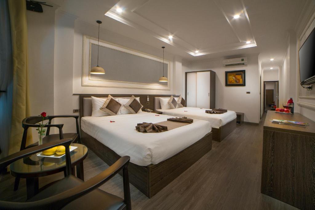 Семейный (Семейный люкс с видом на город), Galliot Central Hotel