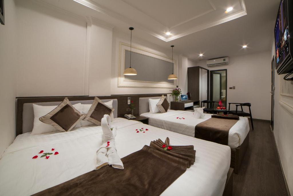 Трехместный (Классический трехместный семейный номер), Galliot Central Hotel