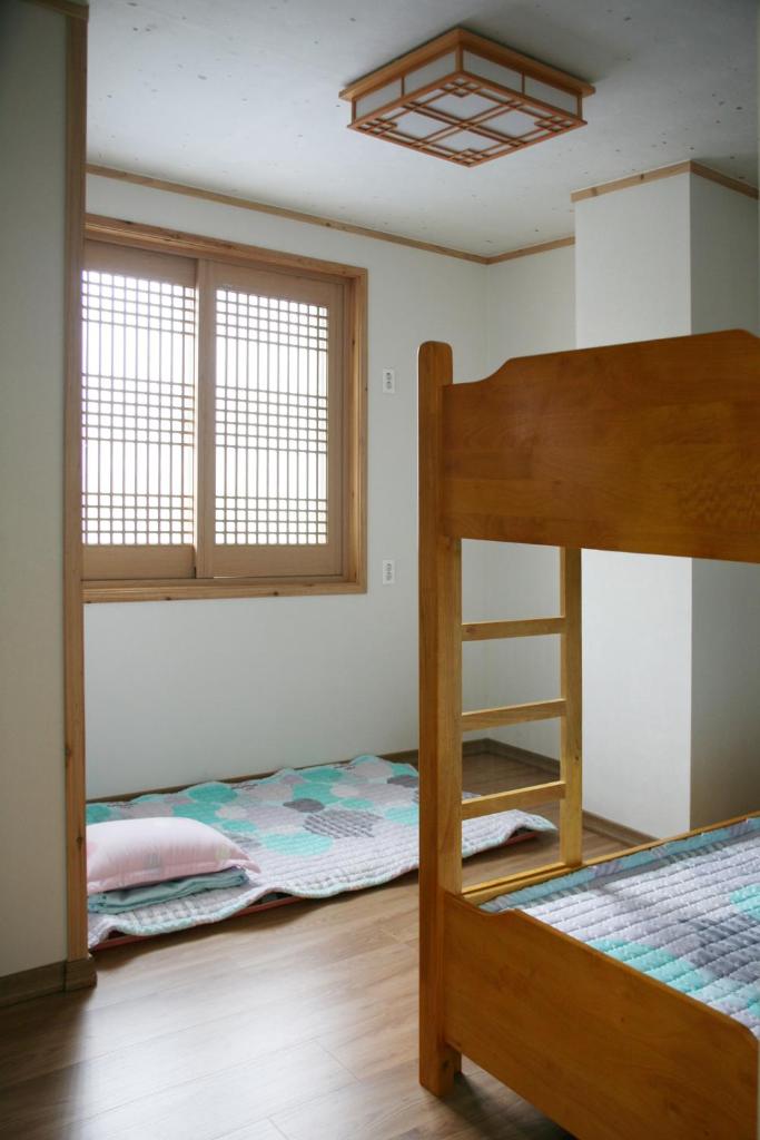 Wansangolgh Guest House Room Type - Triple Room with Private Bathroom