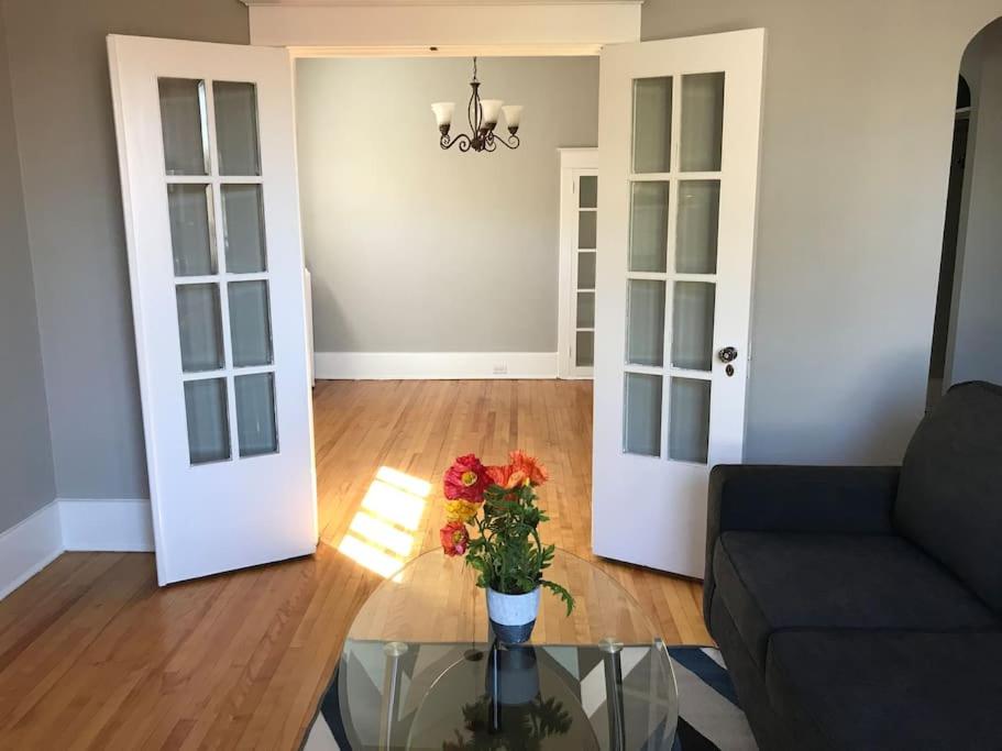 Bright, Clean, Private. In the Heart of Downtown! Parking, Wi-Fi and Netflix included photo 3