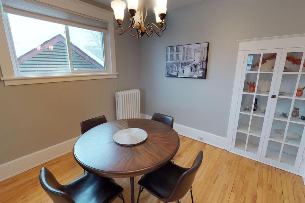 Bright, Clean, Private. In the Heart of Downtown! Parking, Wi-Fi and Netflix included photo 4