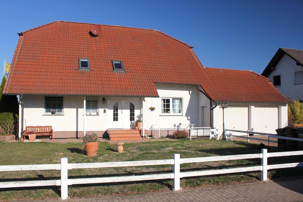 Ruhige und gemütliche Ferienwohnung in Calden photo 4