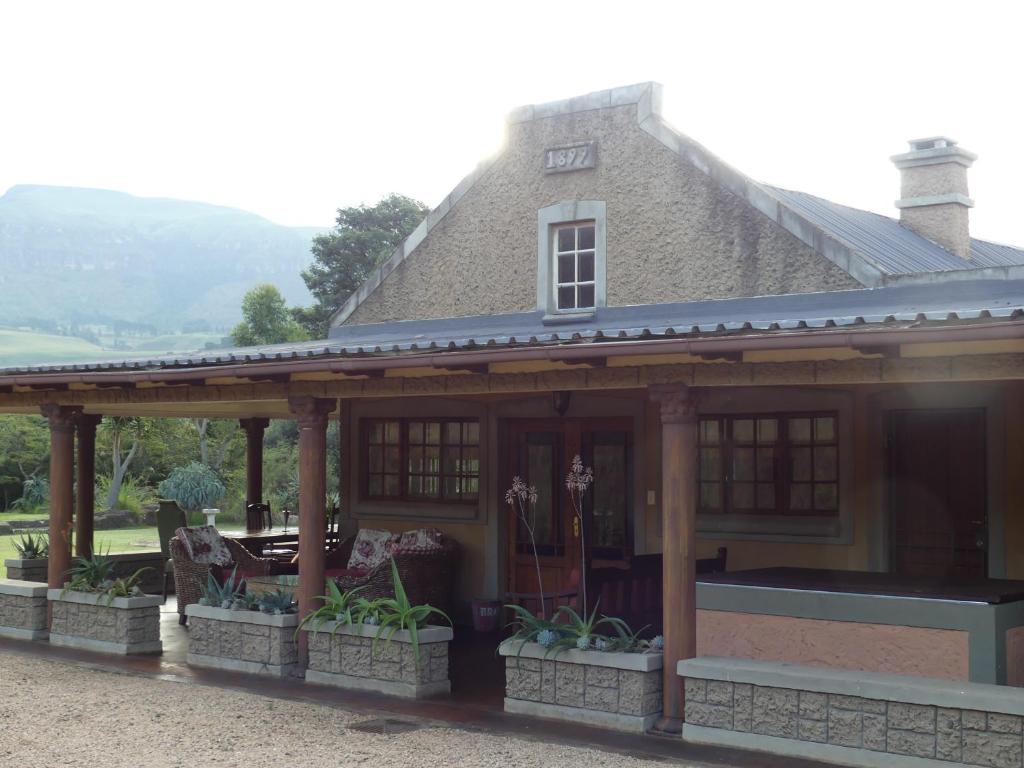 Rockwood Earth Lodge photo 2