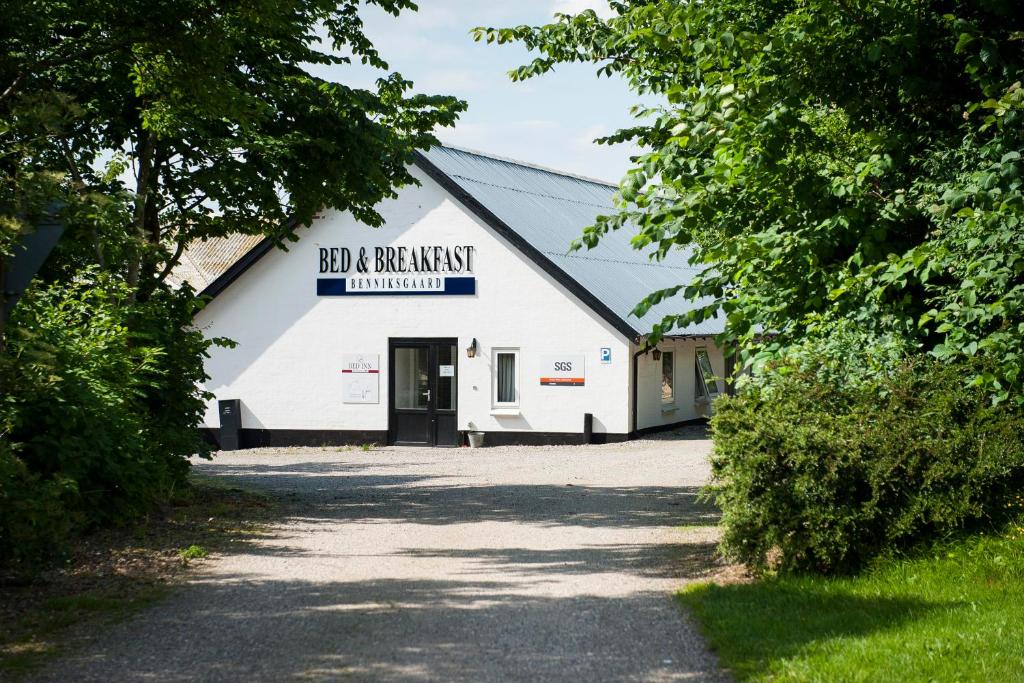 Benniksgaard Bed & Breakfast - Tap to explore photos