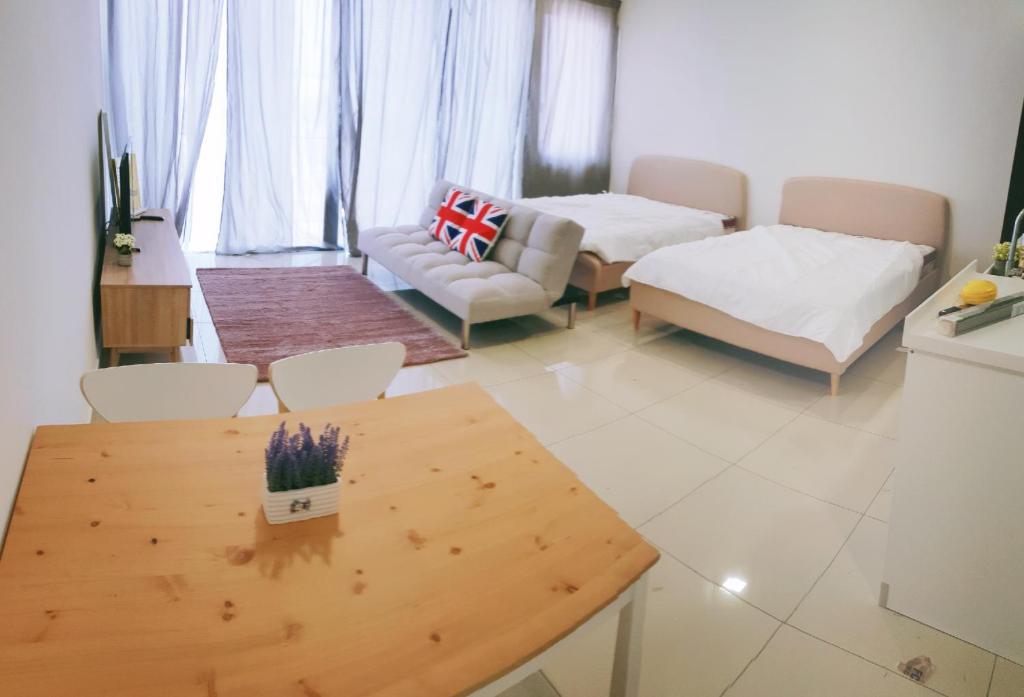 Trefoil Setia Alam- Simple No 5- Near Setia City Mall & Convention Centre photo 3