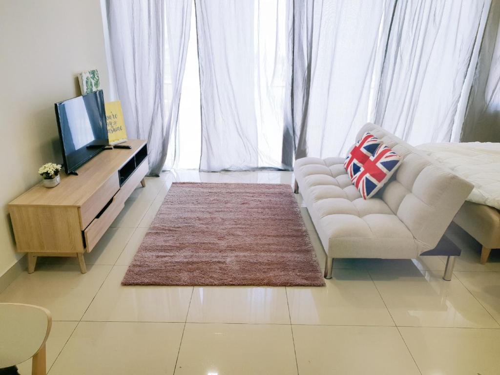Trefoil Setia Alam- Simple No 5- Near Setia City Mall & Convention Centre photo 1