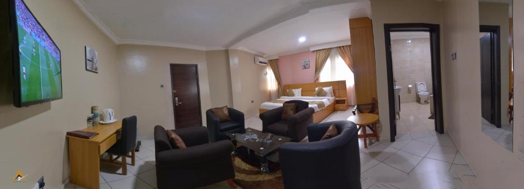 Celia's Suites photo 4